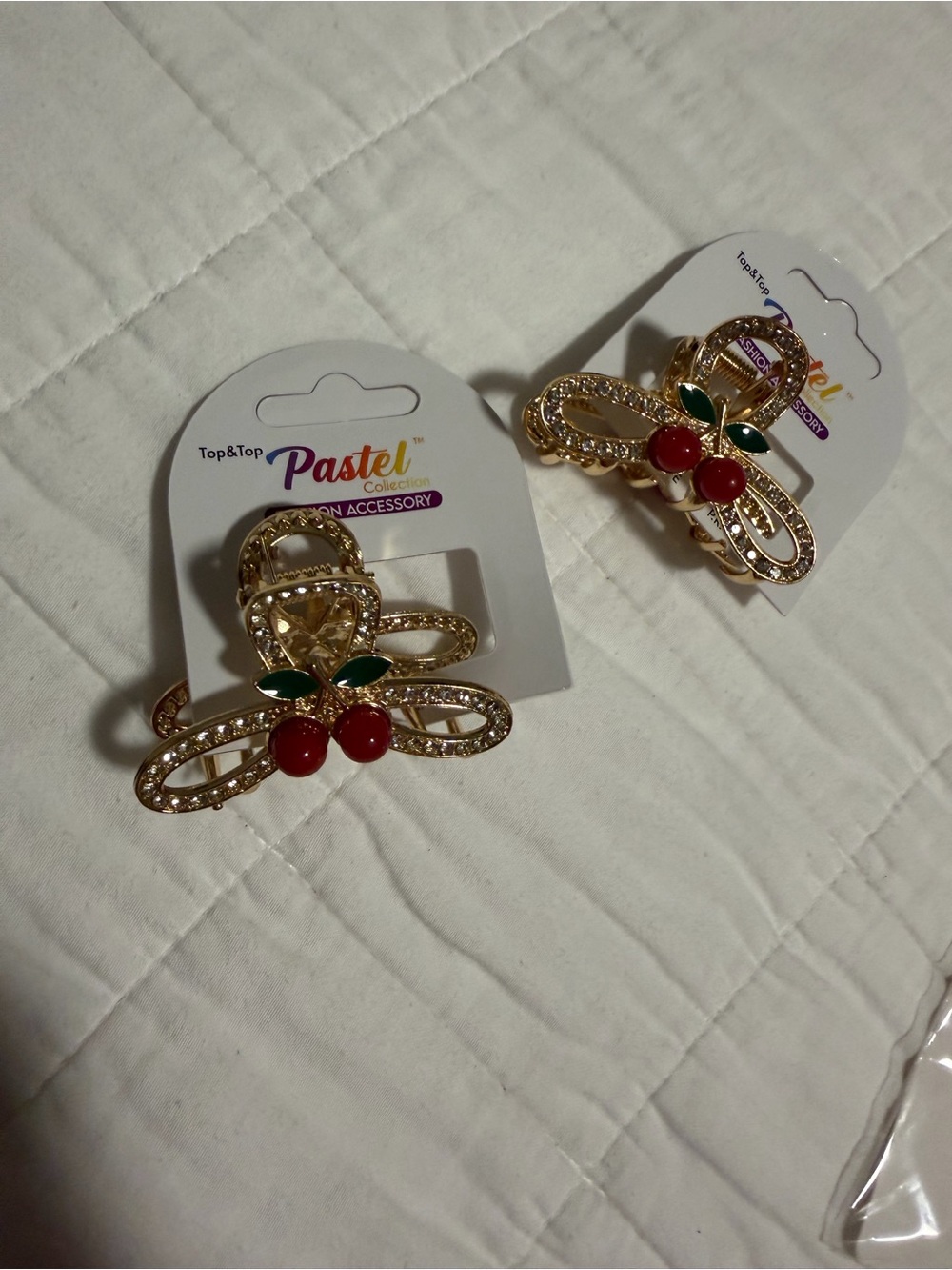 Mini Cherry Accessory Bundle – Claw Clips & Keychain - Picture 3 of 3